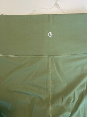 Lululemon Align high-Rise Leggings in Willow  Leaf. Size 4.